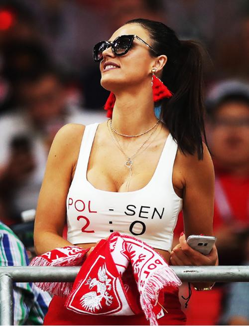 世界杯小姐姐克罗地亚,世界杯美女献吻