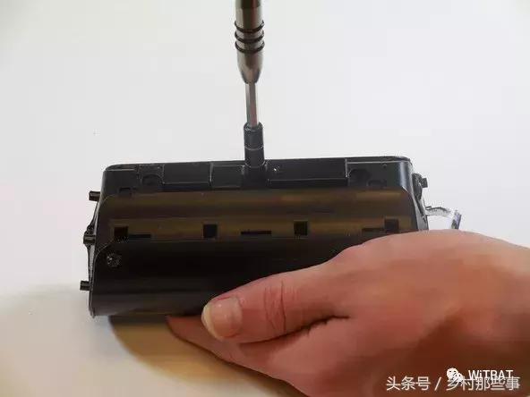 jbl蓝牙音箱flip3拆解视频,jblflip蓝牙音箱拆解不易