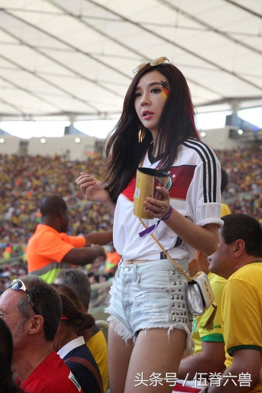 中国女明星足球宝贝张馨予,中国最火的足球宝贝张馨予