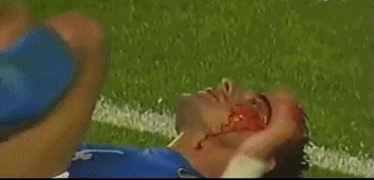 韩国队足球世界杯犯规小合集,02年世界杯韩国队犯规集锦