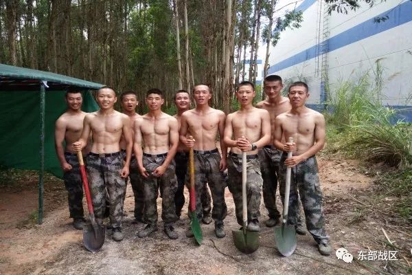 阳光快乐军营，请为这群“快乐的炮炮兵”点赞！