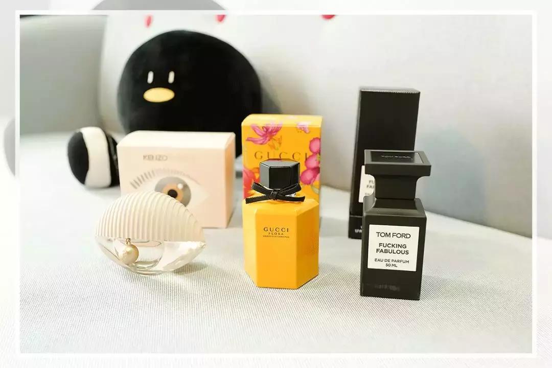 法国丝芙兰美女,外国加油站的女孩加油