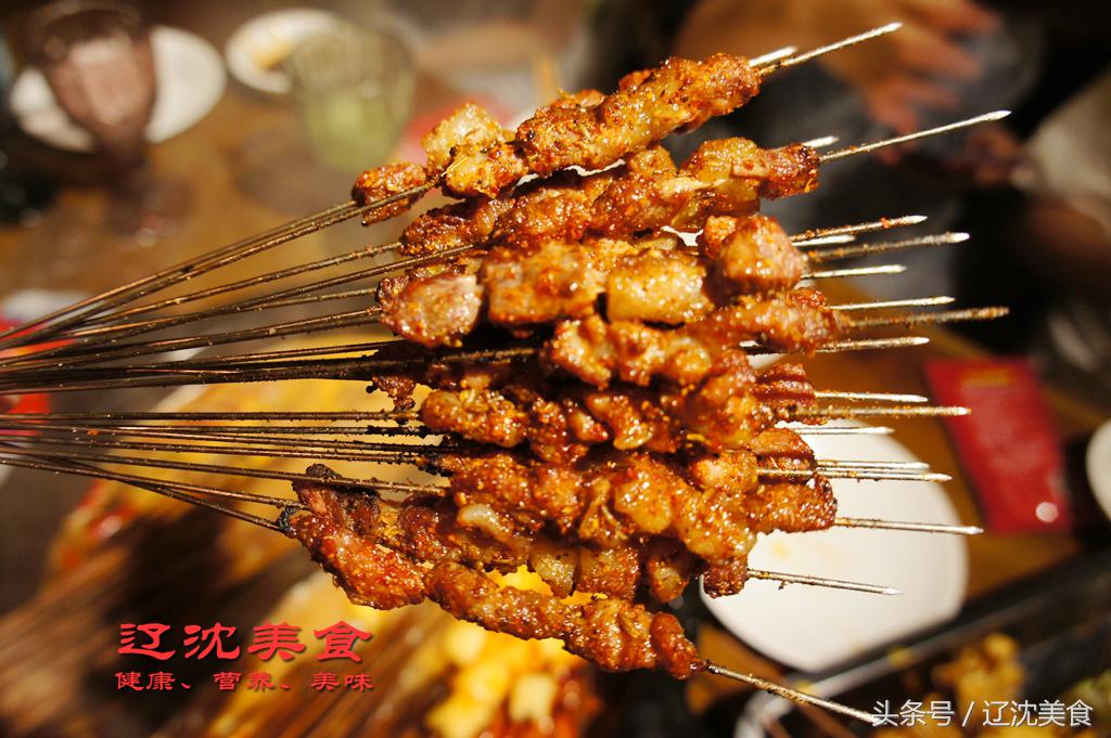 音乐配美食如歌如戏，酒吧加上串串香是一种什么样的体验