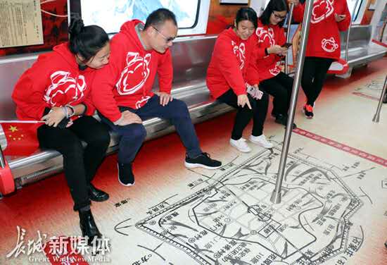 绿色主题列车复兴号,很好看的高级火车