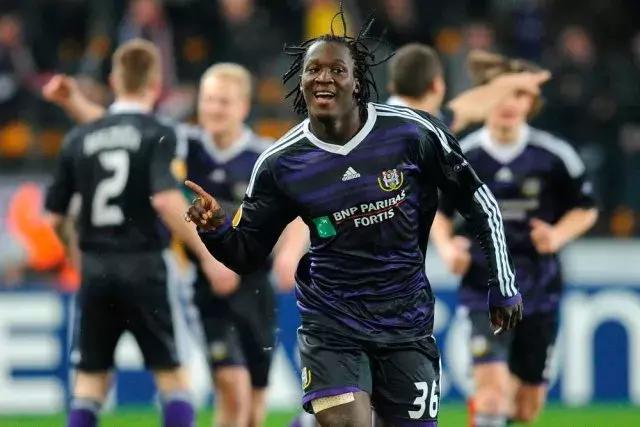 卢卡库：他们再也不会查我的身份证了（中英双语）