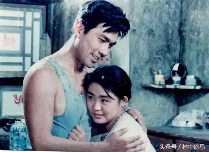 张贤亮灵肉讲什么,张贤亮灵与肉讲述的是什么