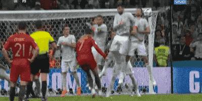 c罗电梯球十大必杀技,电梯球香蕉球落叶球哪个更容易