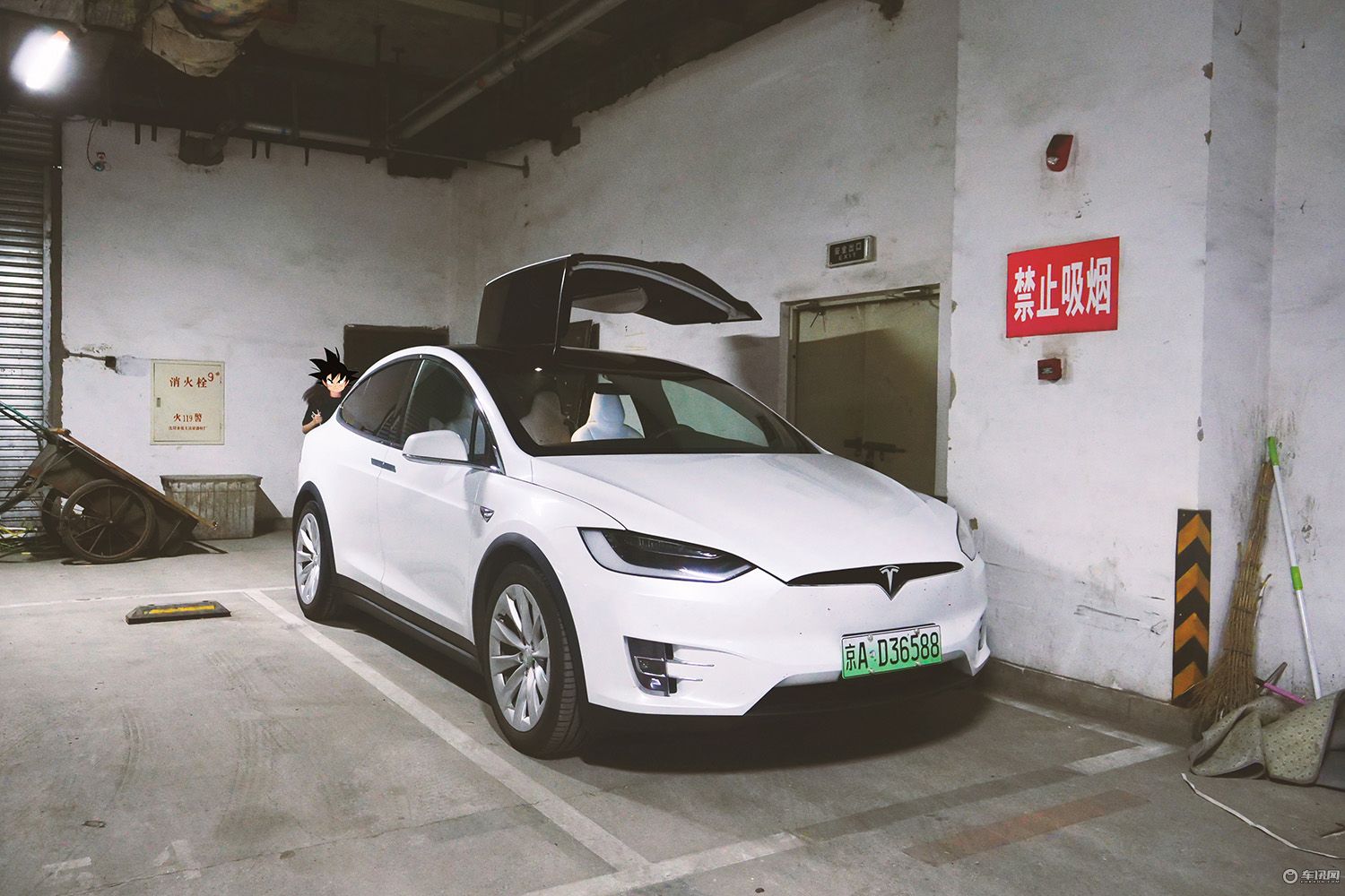 特斯拉modelx旅行,特斯拉modelx100d能跑多少公里