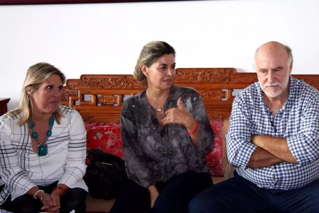 乌拉圭拉瓦耶哈省长考察皇家贝里斯足球俱乐部！