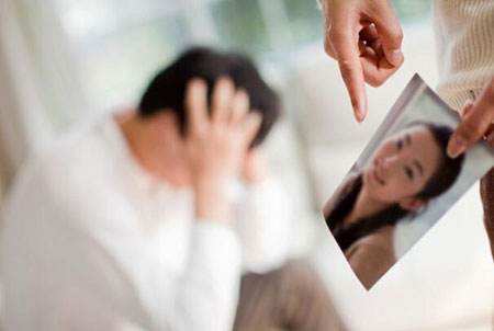 如果父母双方都出轨了该怎么办,知道父母有一方有外遇怎么办