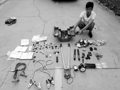 河南：*款贷**买车逾期未还款，*力暴**收车团伙使用电警棍、催泪喷射器