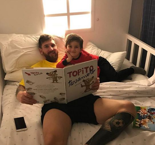 确认过，这些萌子们的足球天赋已得球星老爸们的真传！你更看好哪位萌娃的球技？