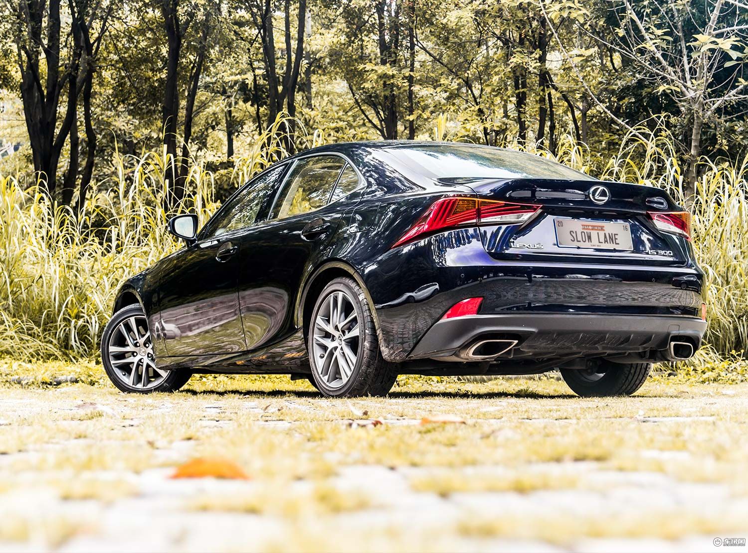 这款高颜值轿车不只男人喜欢女孩看了也瞬间心动实拍雷克萨斯IS