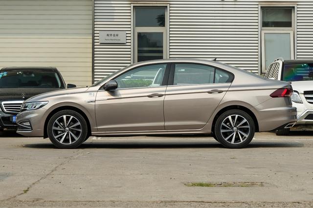 11月大众宝来1.2t悦行版落地价,宝来11.5t落地价