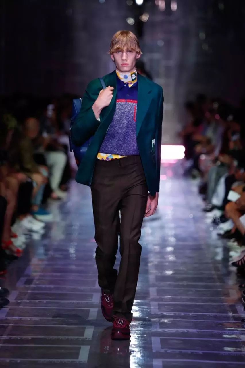 prada鍐嶇敓绯诲垪,prada鎹㈡帉闂ㄤ汉