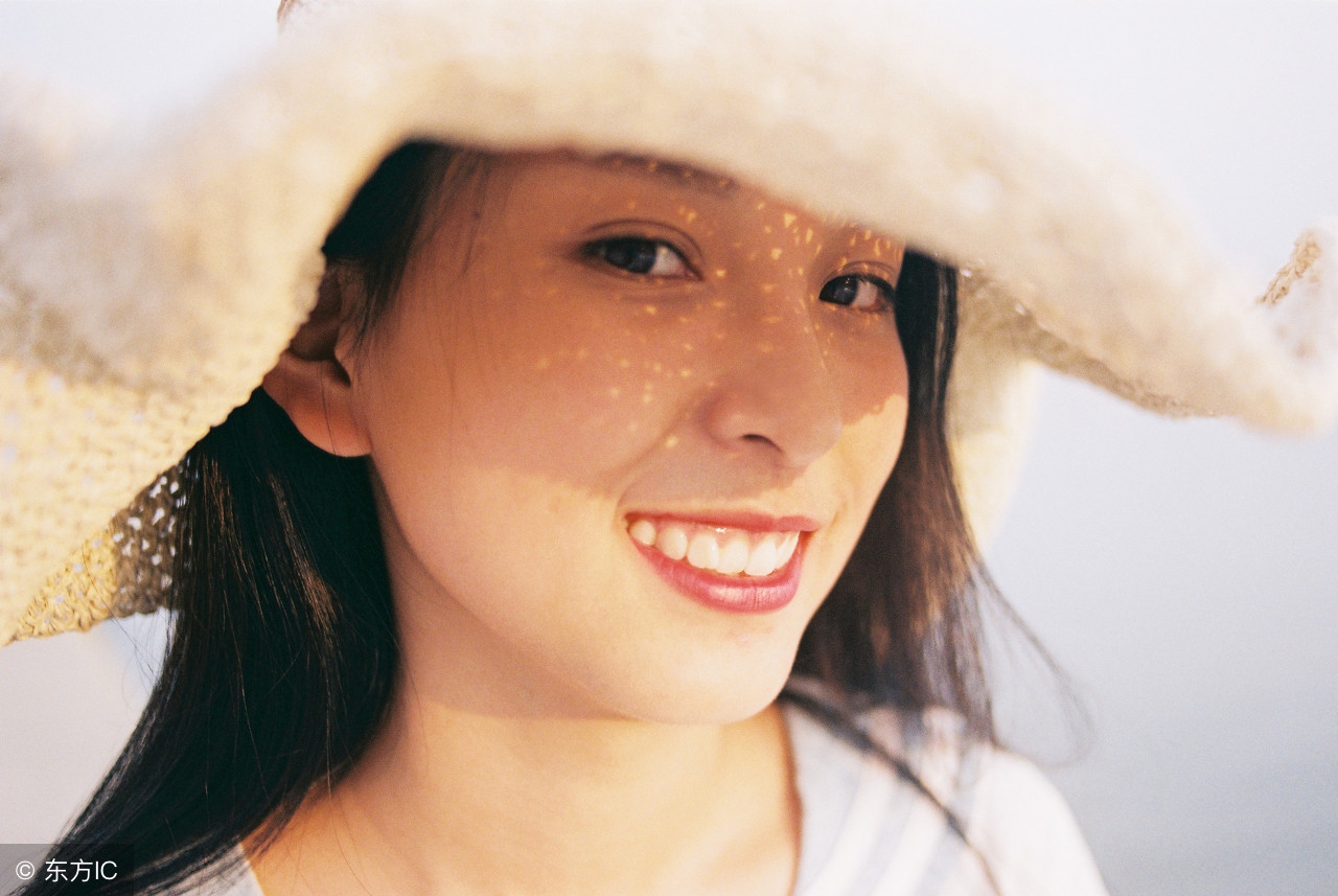 18岁那年，我才鉴定出她的良心和美貌是否匹配