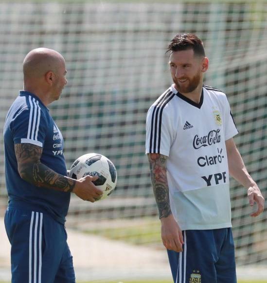 削发明志！梅西带头阿根廷全队换清爽发型誓破淘汰赛不进球魔咒