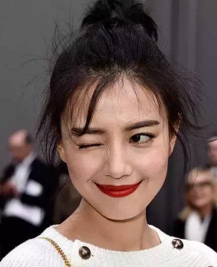 女生碎发处理小妙招,碎发多的女生可以怎么整理碎发