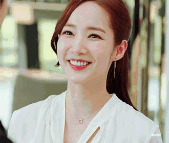 金秘书学职场 (金秘书职场穿搭全套)