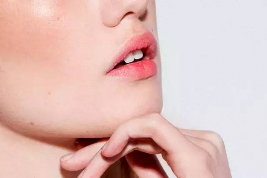 黄皮适合的平价口红,黄皮不化妆哪个口红显气色