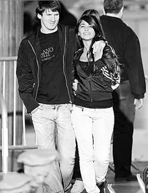 梅西30岁vs30岁c罗,梅西现状和c罗现状