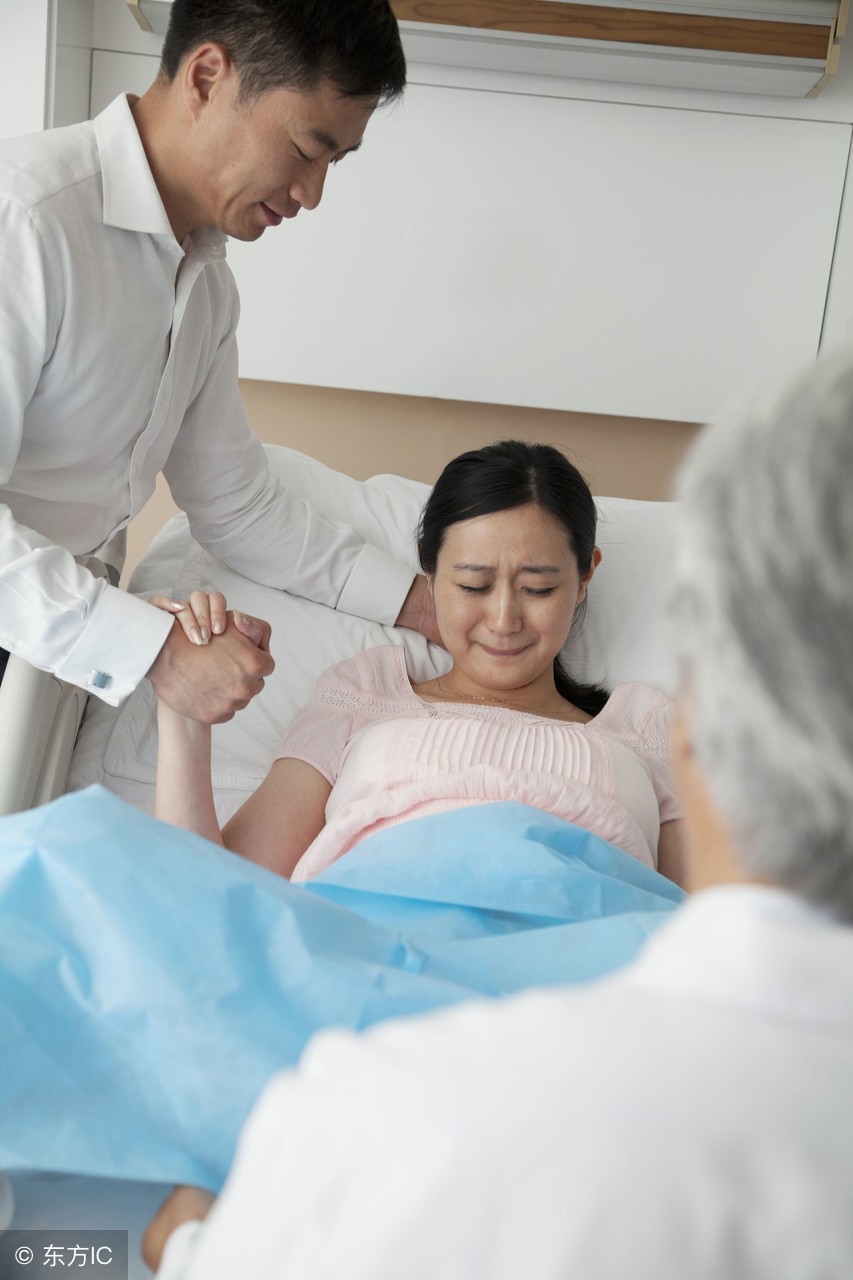 深夜产房：危急，肛门里露出胎儿头，事后，产妇要改胎儿出生日期