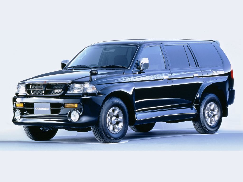 新三菱帕杰罗Sport曝光,帕杰罗和帕杰罗sport哪个好