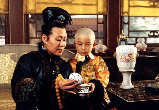 皇太极多尔衮孝庄是啥关系,皇太极死后孝庄能嫁给多尔衮吗