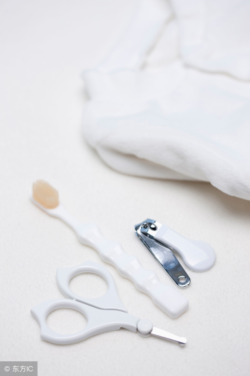 宝宝的指甲该月嫂剪吗,给宝宝剪指甲老动