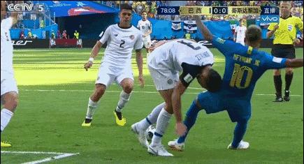 假摔足球苏亚雷斯,假摔名场面内马尔