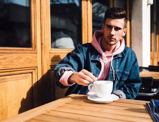 世界杯上那些神仙颜值球迷,世界杯帅男合集