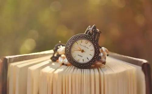 女生问你借钱高情商回复,喜欢的女生问你借钱怎么办