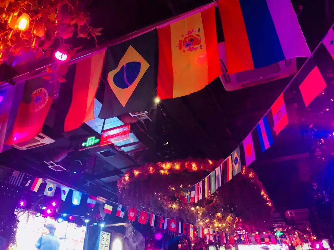 内马尔巴黎圣日耳曼签名球衣,内马尔巴黎包厢