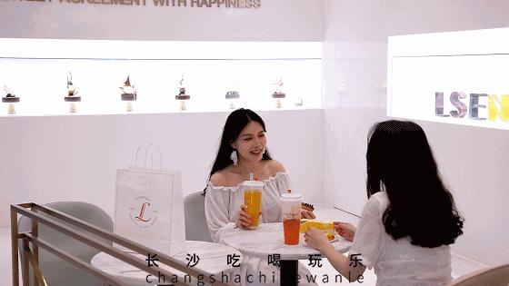 精致ins风空间，罗森尼娜在长沙IFS开了一家美到炸的品牌印象店