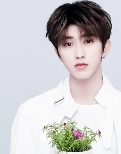 蔡徐坤安检过程,蔡徐坤过安检视频