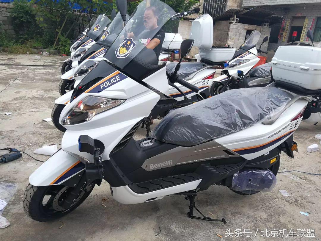 Benelli银刃250警用版长啥样？贵州惠水县公安局铁骑交车现场