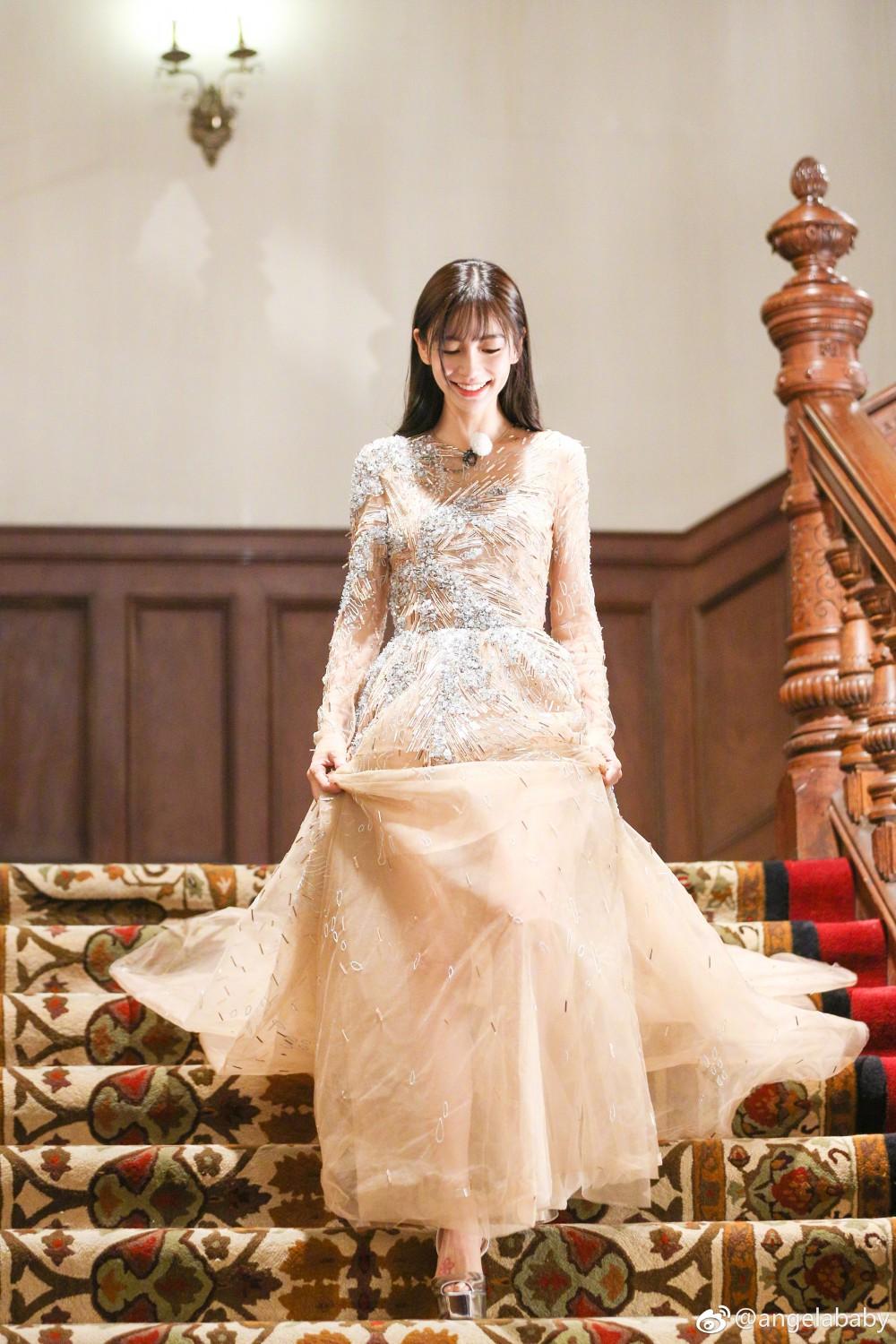 angelababyeliesaab粉色礼服,angelababy奔跑吧造型合集