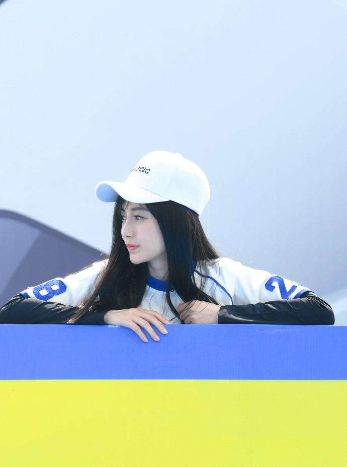 angelababyeliesaab粉色礼服,angelababy奔跑吧造型合集