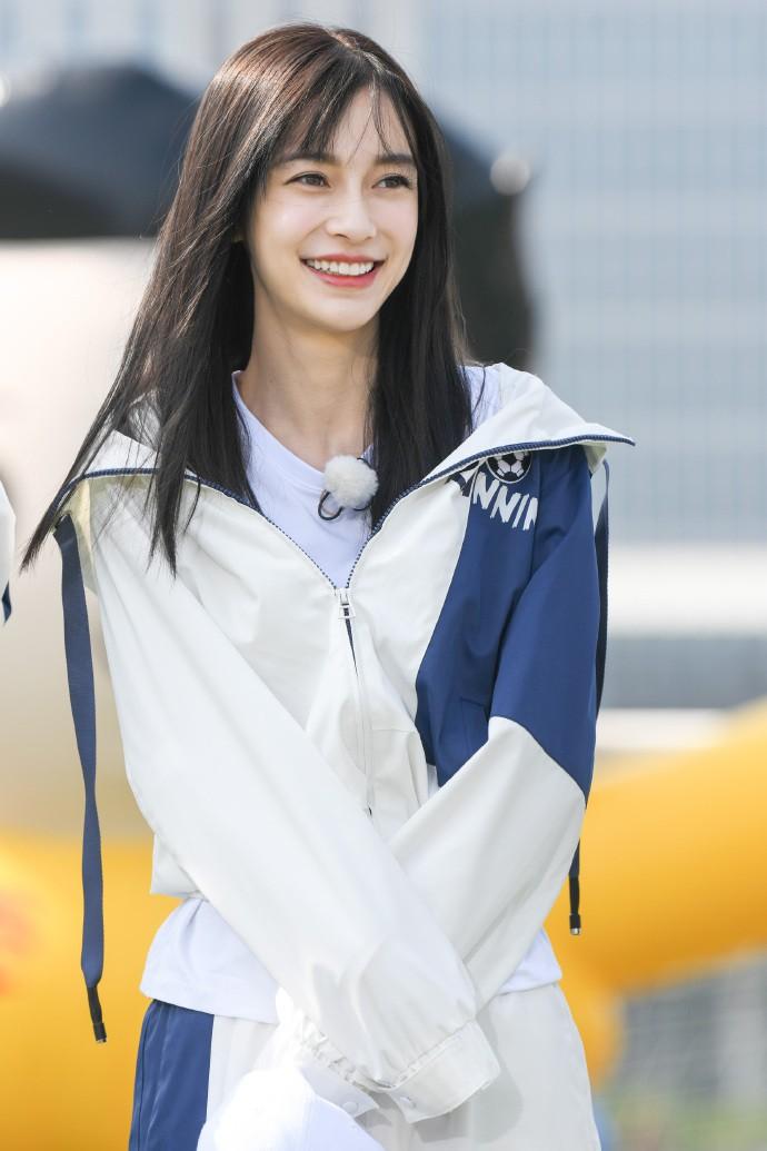 angelababyeliesaab粉色礼服,angelababy奔跑吧造型合集