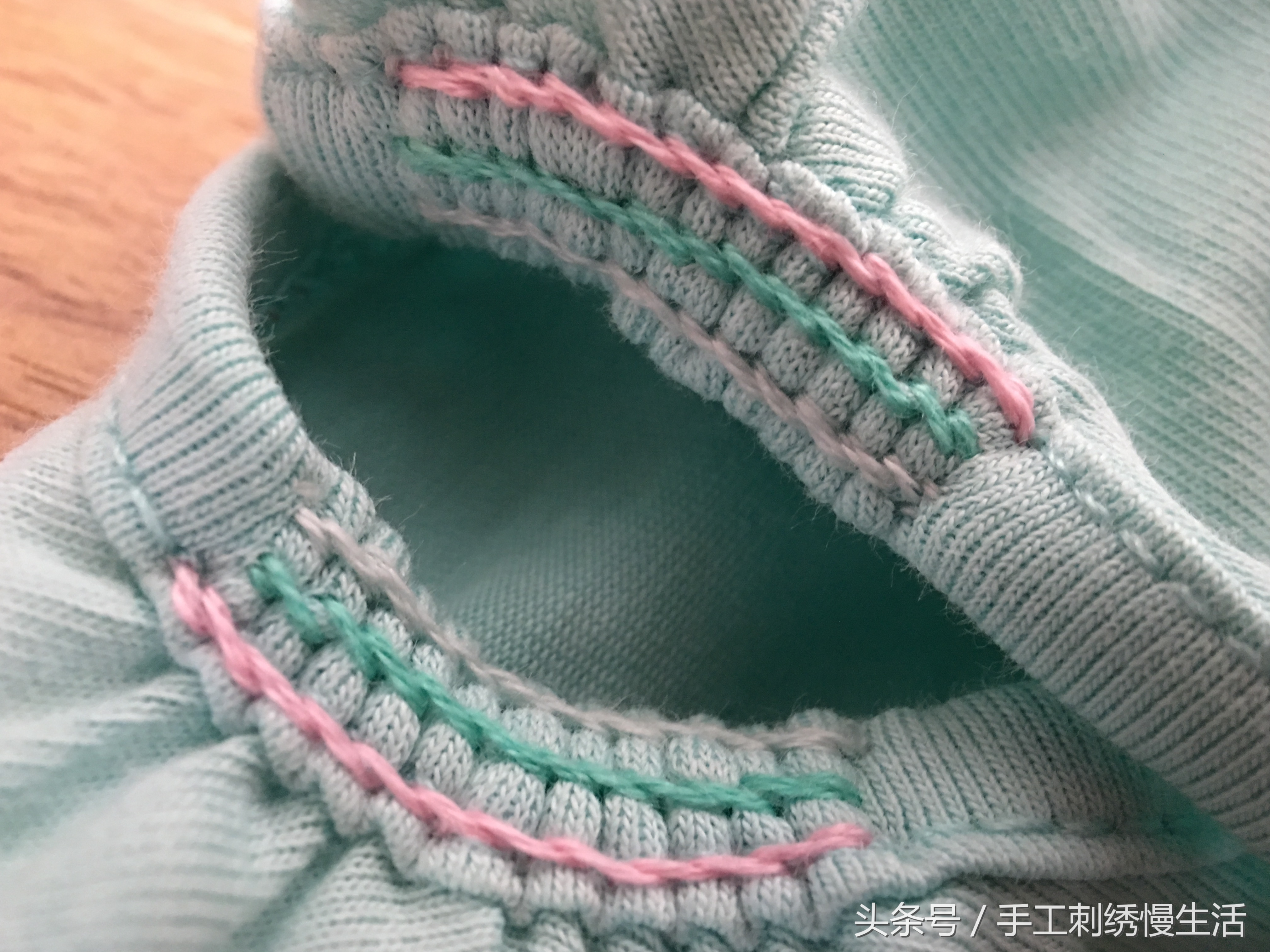 纯棉t恤圆领褶皱怎么才能整平,t恤侧边褶皱的缝纫技巧