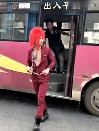 广西拍穷苦人家的视频网红,广西网红这辈子不可能打工视频