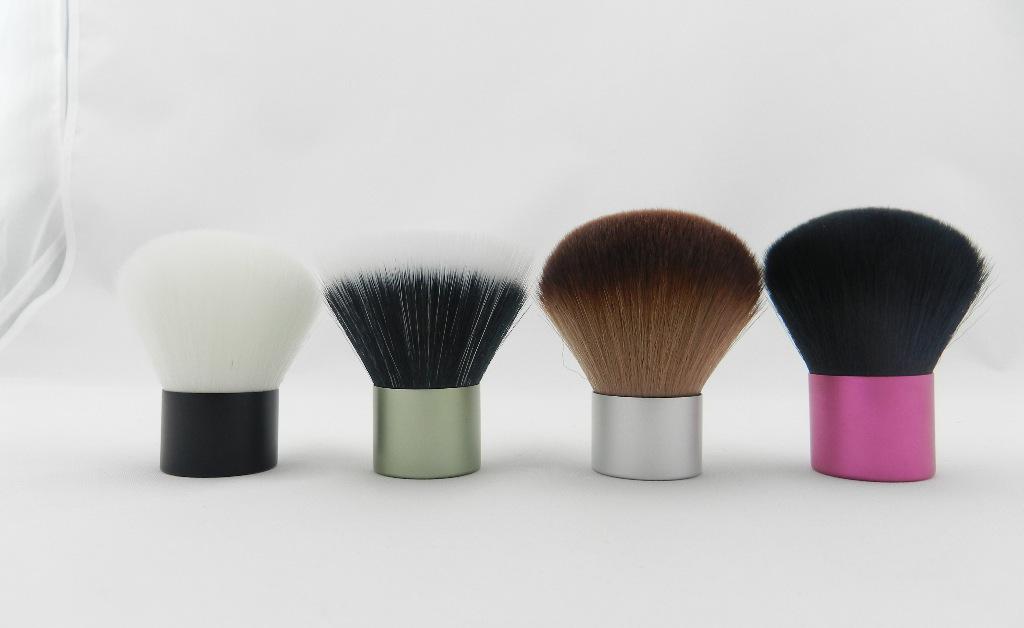 撩人化妆刷正确用法,化妆刷的正确方法和技巧