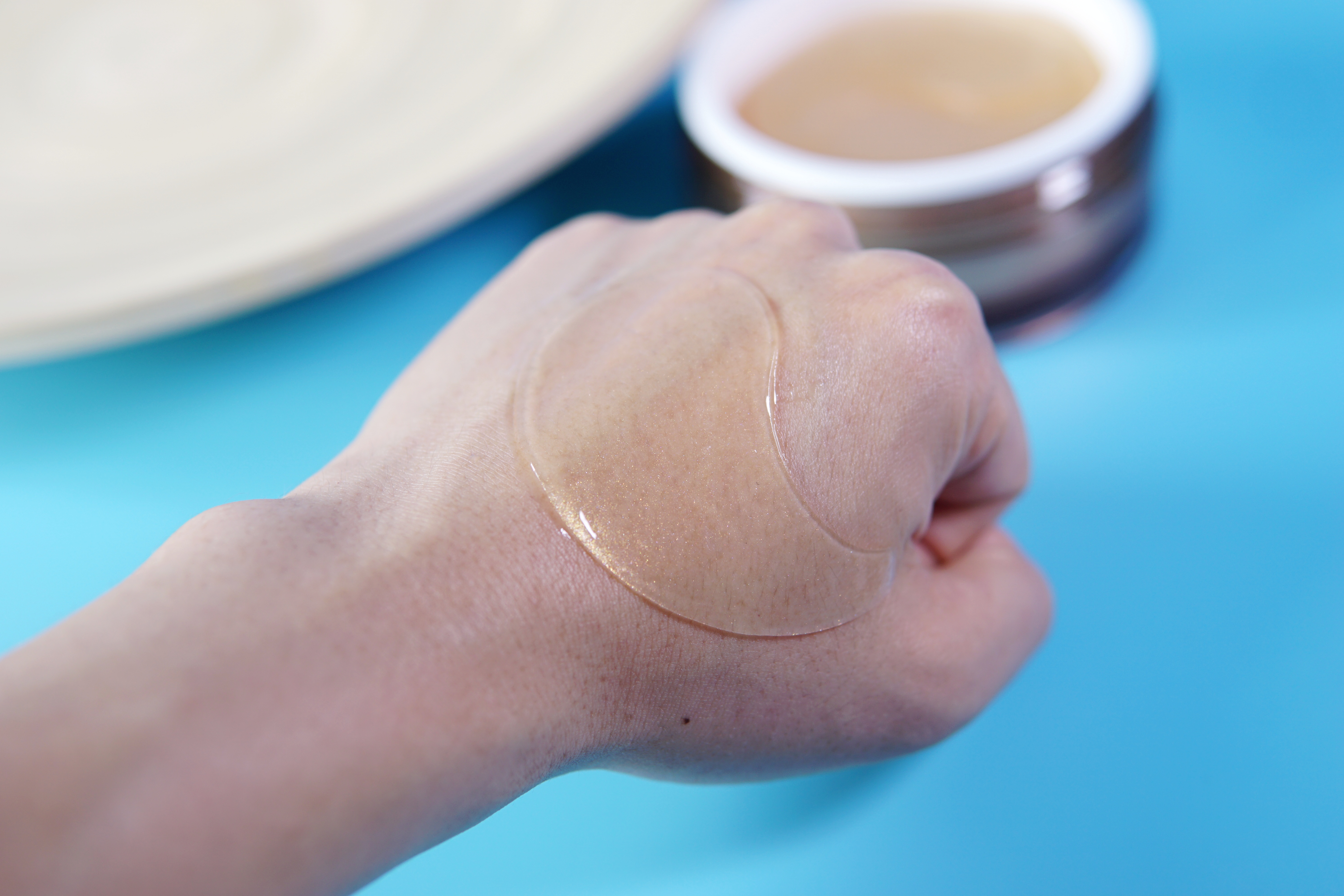 用了眼膜黑眼圈更重了,用了好多眼膜眼睛周围还是好干