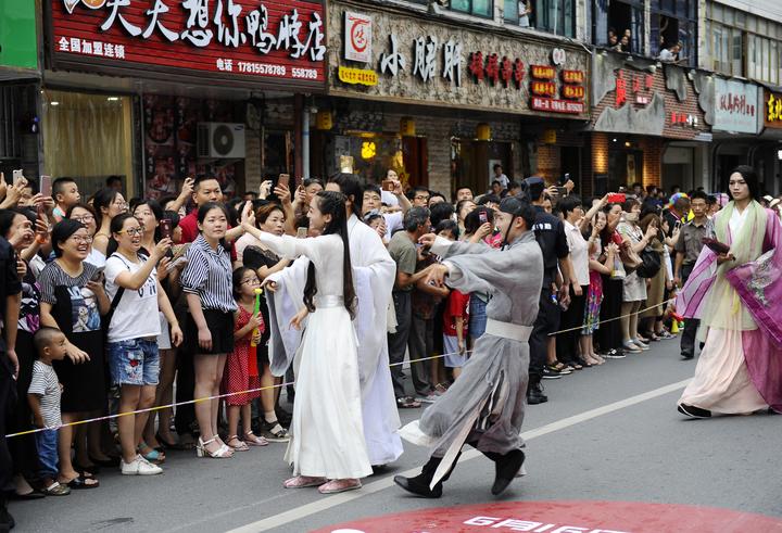 横店夏日狂欢,横店现场表演