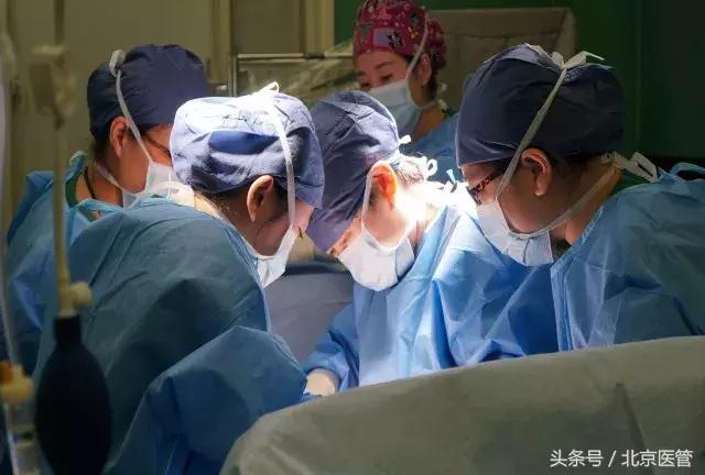 与时间赛跑成功抢救心梗患者,宫外孕大出血死里逃生捡回一命