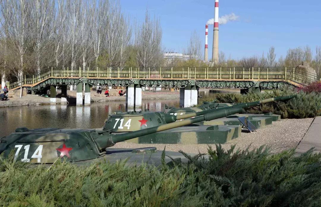 包头有一座30多米长的桥,用了近1500枚炮弹造成!