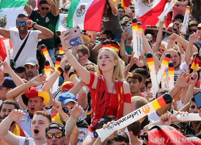 2018世界杯进行时：现场美女球迷图鉴，你更喜欢哪一个？