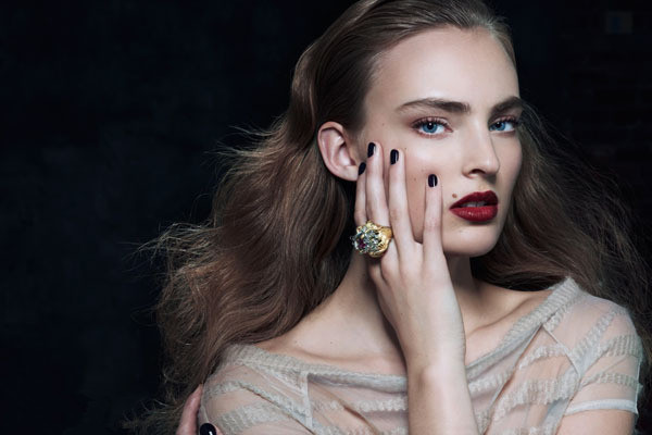 为什么要远离脖子上有痣的人,右耳朵下方脖子有痣代表什么