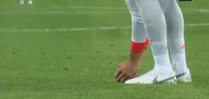 c罗老婆和梅西老婆感情好吗,c罗的老婆比梅西的女人谁更好看