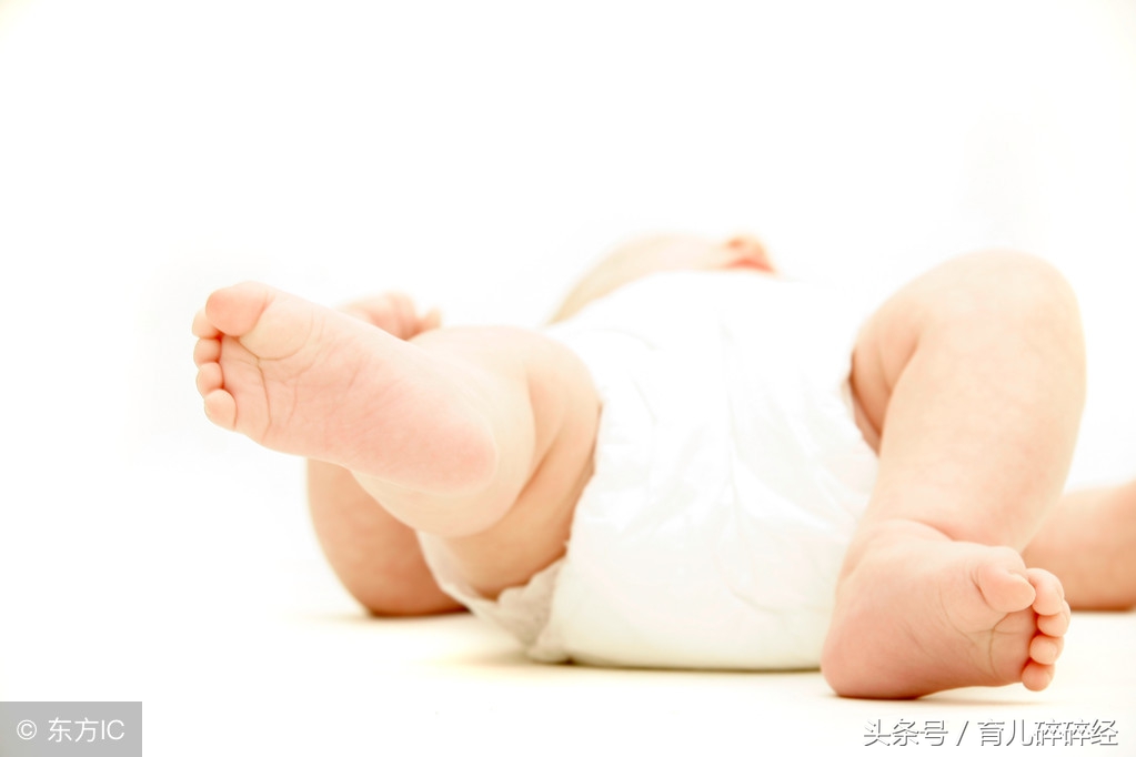 婴儿身上几个部位再脏也不要洗,宝宝身上的脏点